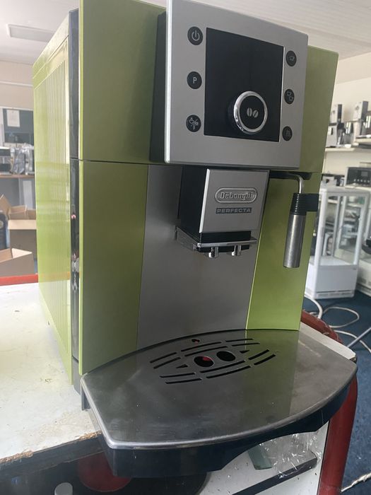 Кавомашина Delonghi Perfecta ESAM 5450