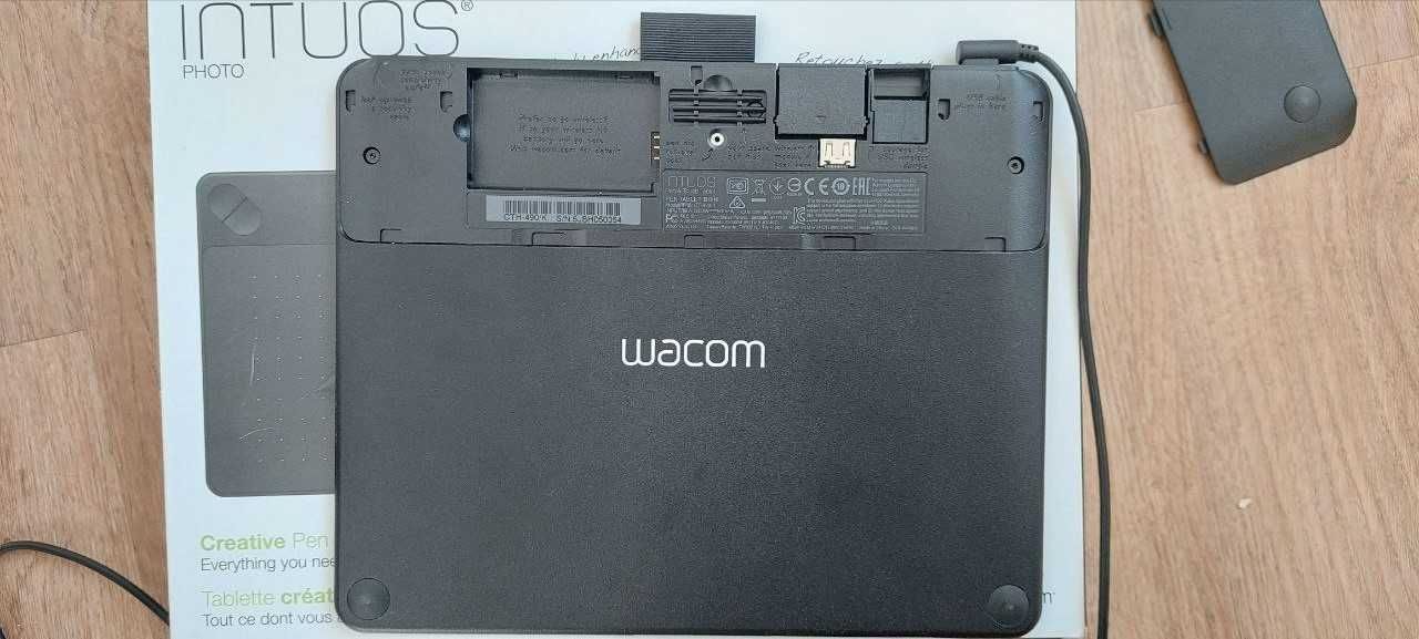 Графічний планшет Wacom Intuos Photo S Black CTH-490PK-N