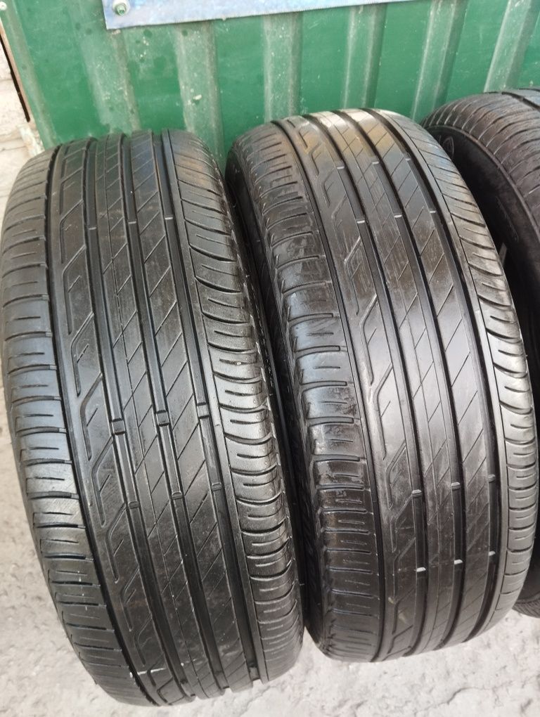 Пара літніх шин Bridgestone 205/60/16