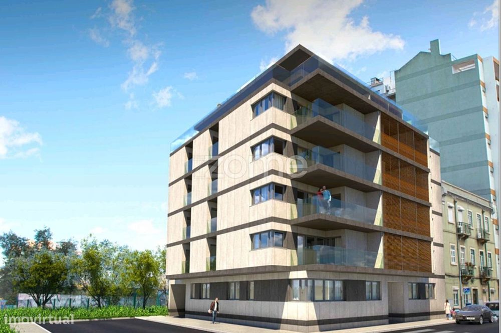 Prédio com projeto aprovado - Praça de Espanha