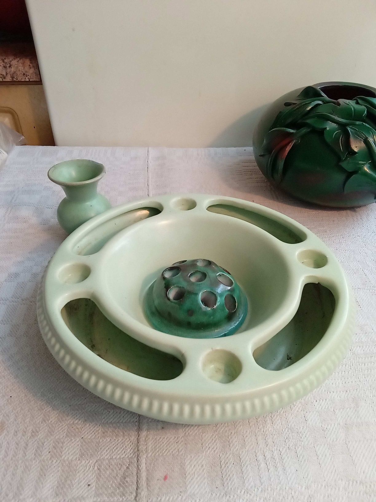 Ceramika w kolorze zielonym