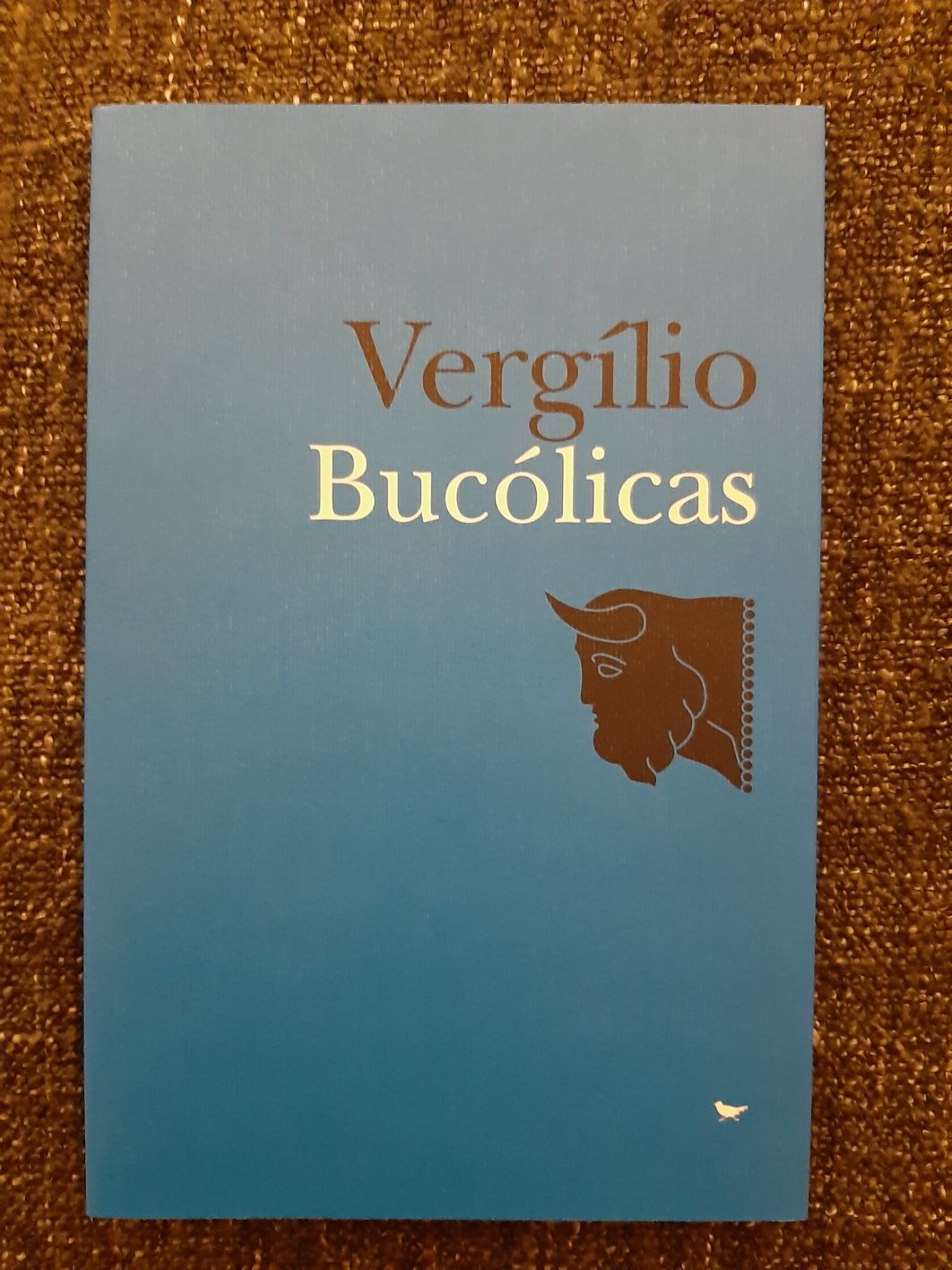 Vendo 'Bucólicas', de Vergílio.