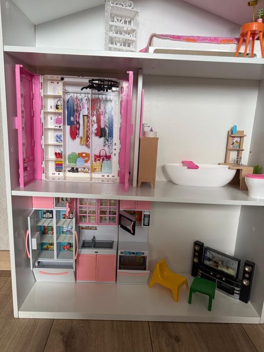 Domek dla lalek BARBIE + pełno akcesoriów.  Regał dziecięcy drewniany.