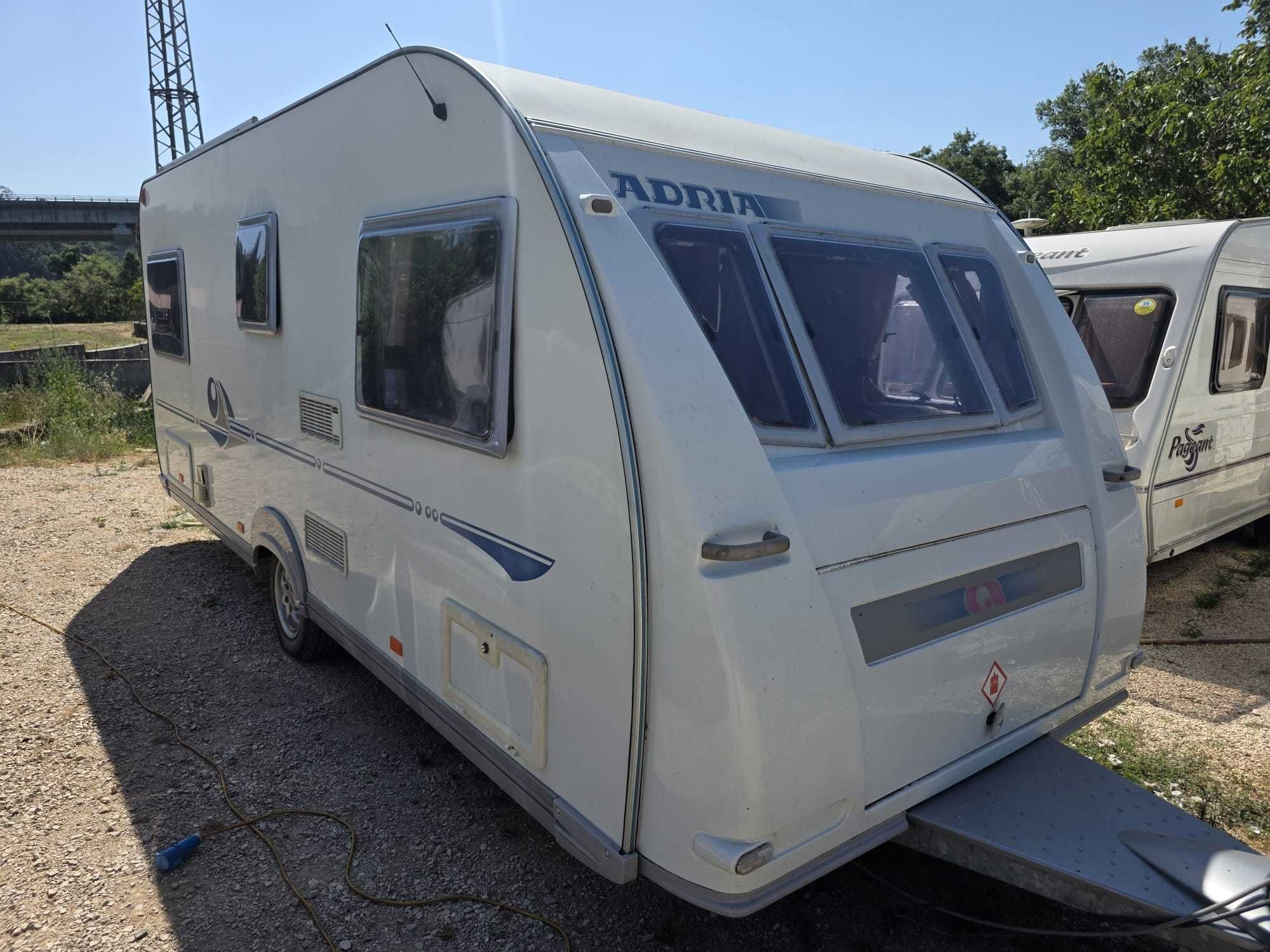 CARAVANA INGLESA ADRIA
