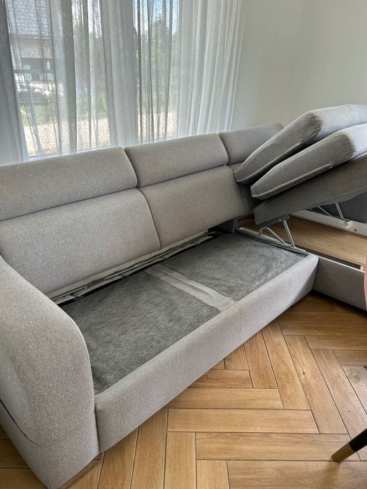 Narożnik z funkcją spania firmy Adriana Futniture