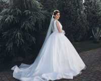 Вишукана весільна сукня (шикарное свадебное платье)