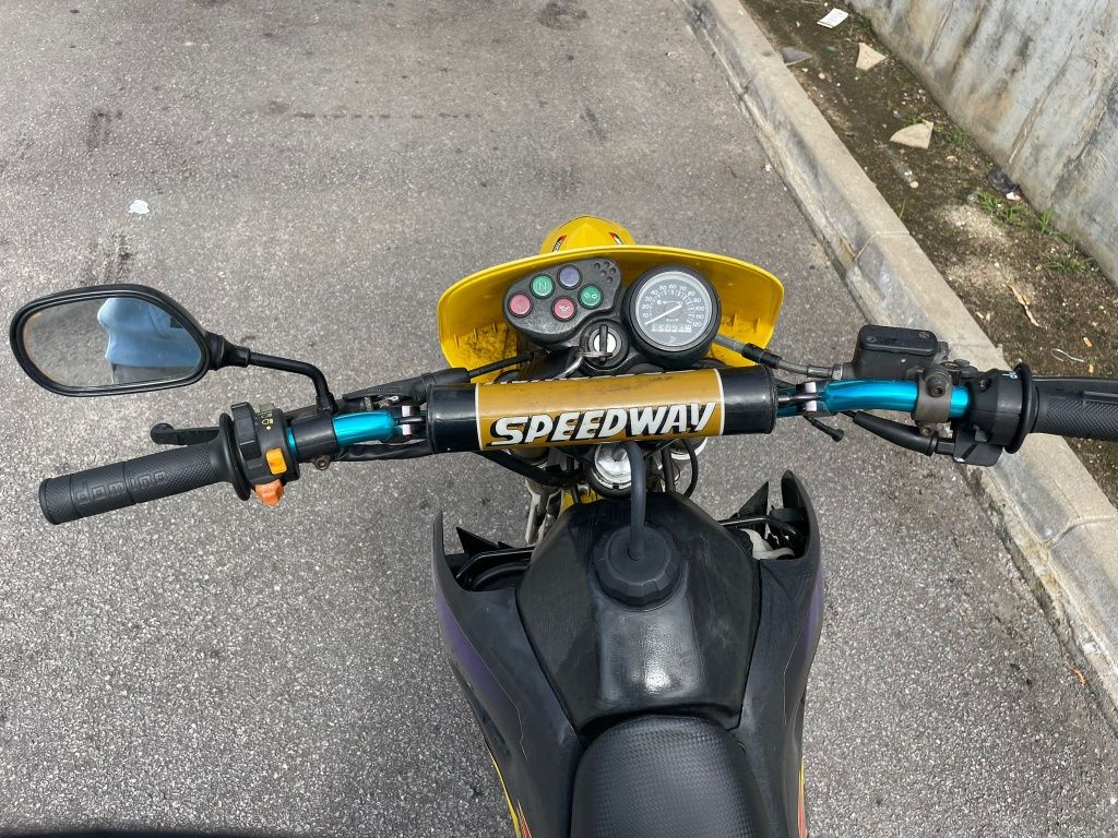 Suzuki RMX 50 ( ciclomotor)