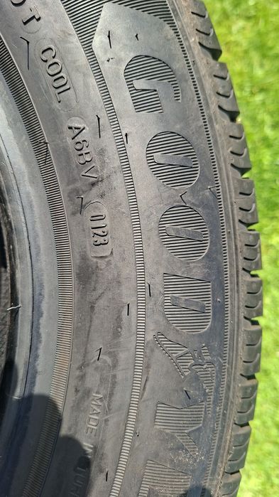 Goodyear cargo grip 215/65/16c