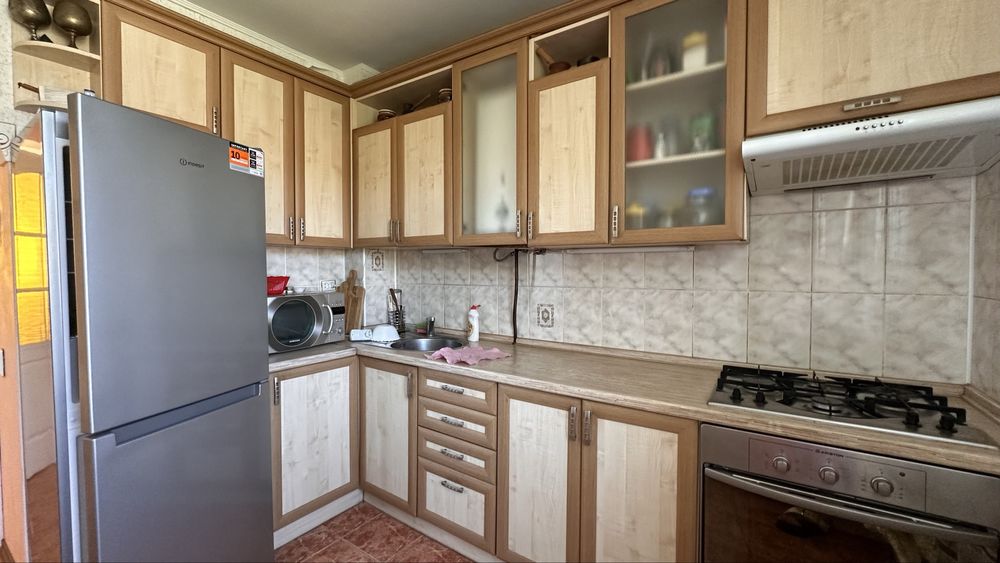 Продається капітальний будинок в Зарічанах з ділянкою та зручностями