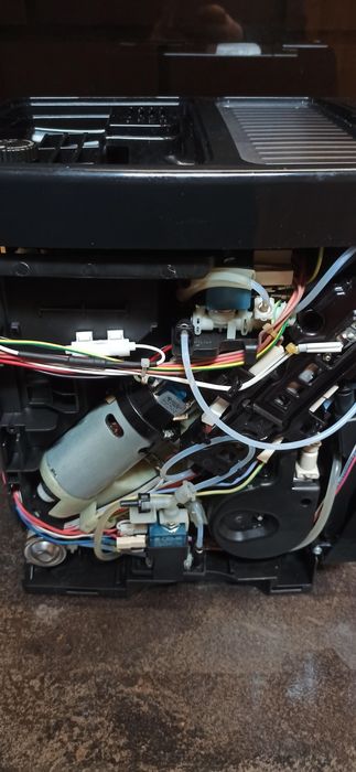 Кавоварка Delonghi Dinamica Plus Connect