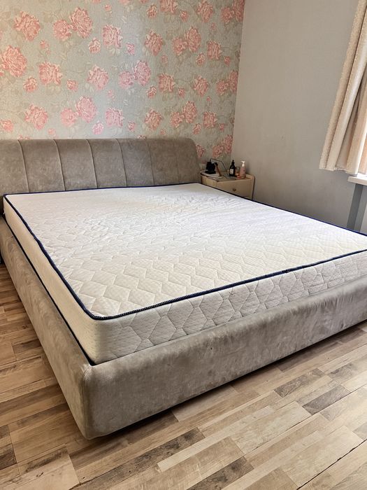 Продам ліжко бу з матрасом або без