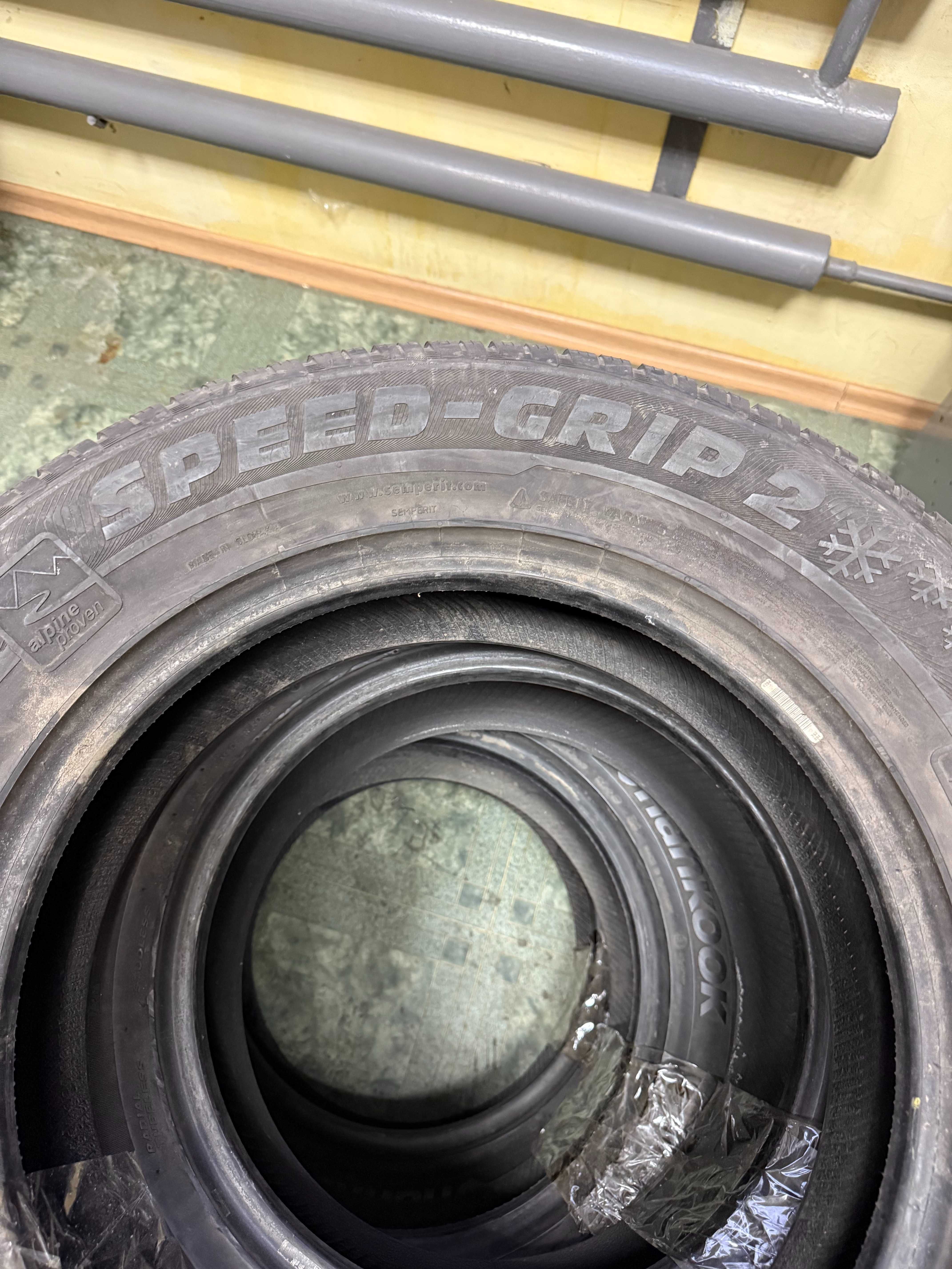 2шт  Semperit Speed-Grip 2 235/65/R17 всесезонка Пара Резина