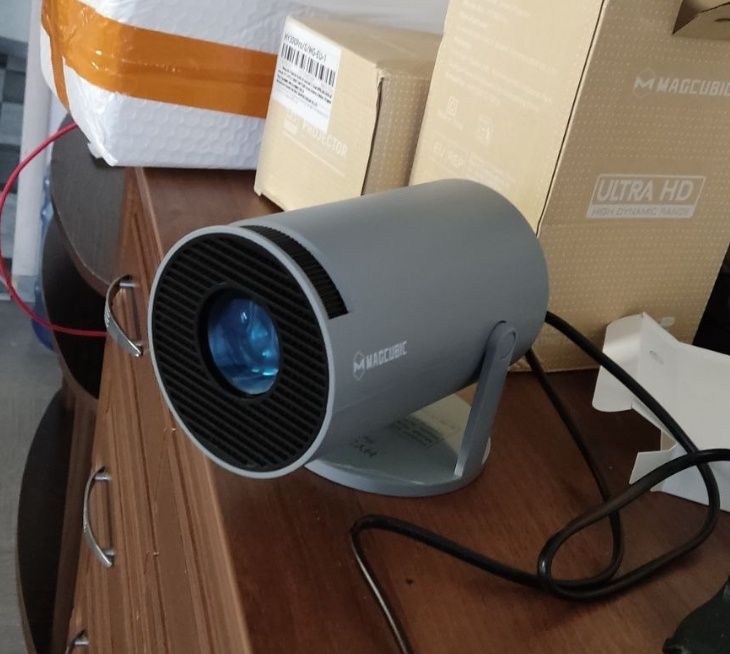 Новий проектор Magcubic HY300Pro Сірий