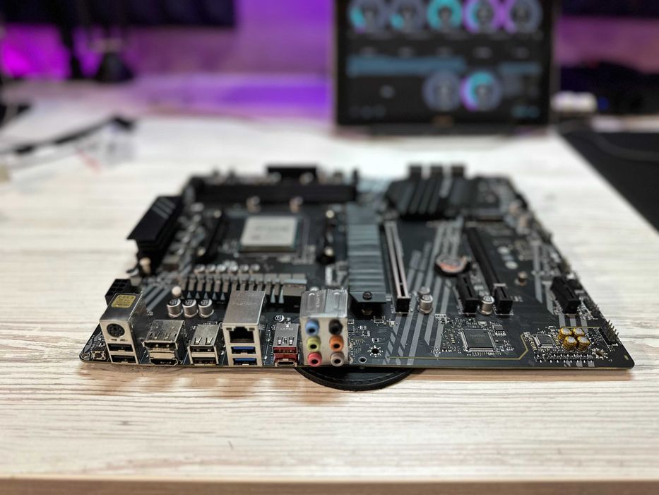 Комплект Ryzen 5800x + MSI B550 + 32GB DDR4