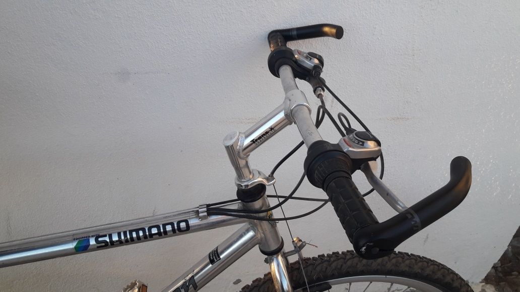 Bicicleta Shimano - toda em alumínio