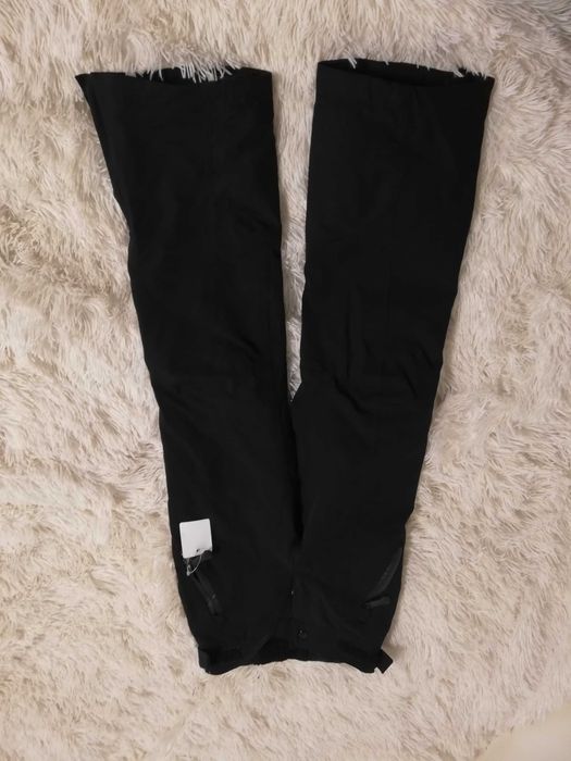 spodnie  Moncler 128 na 8 lat czarne