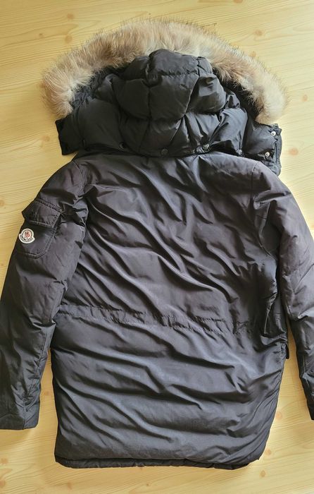 Sprzedam oryginalną kurtkę puchową Moncler