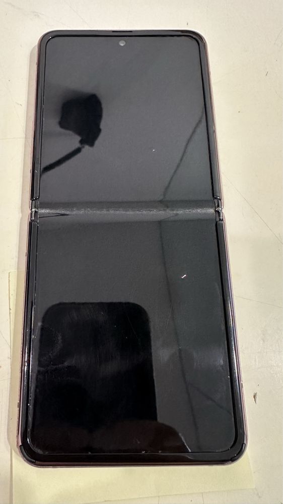 Samsung Galaxy z Flip 1 c/ pequeno defeito