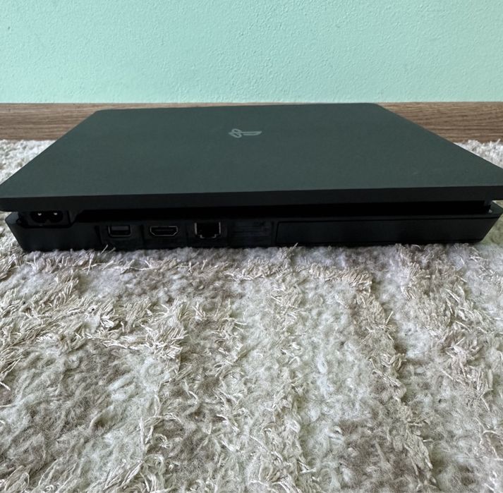 Playstation 4 slim 1TB 11.00 GoldHen