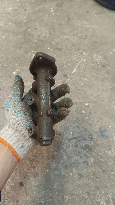 Главний тормозний циліндр