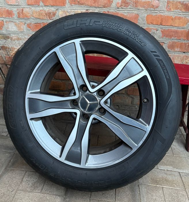 Продам оригінальні диски Mercedes 5*112 з резиною Tigar