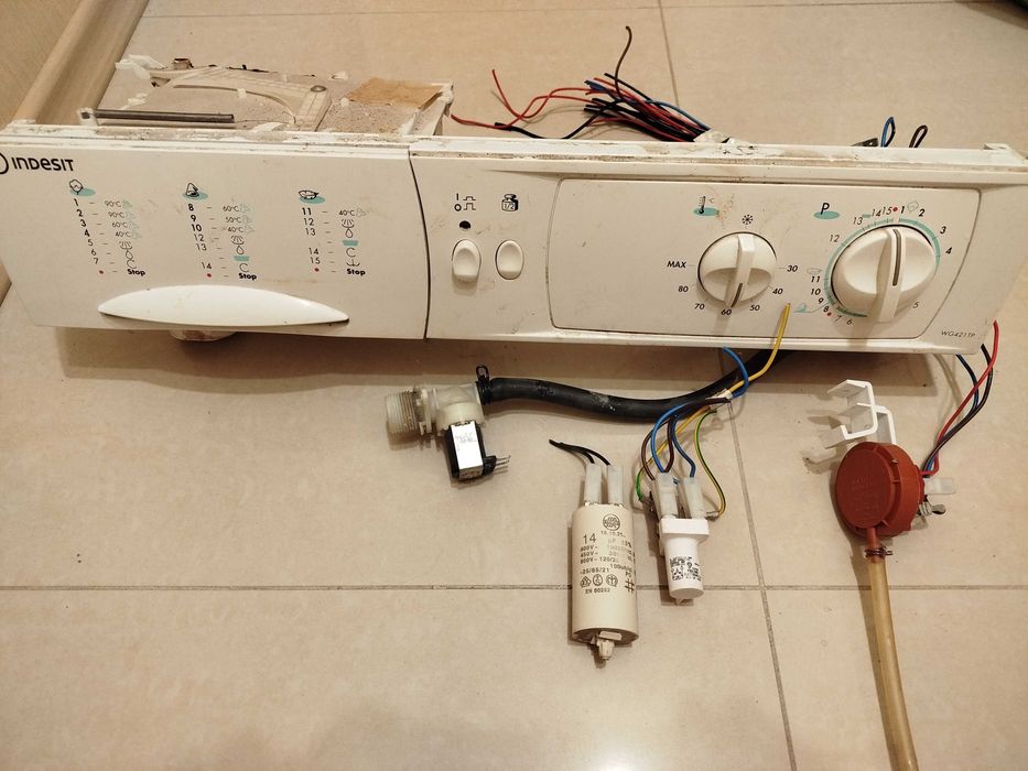 Панель Indesit WG421TP модуль стиральной машины Ariston ARTL 83