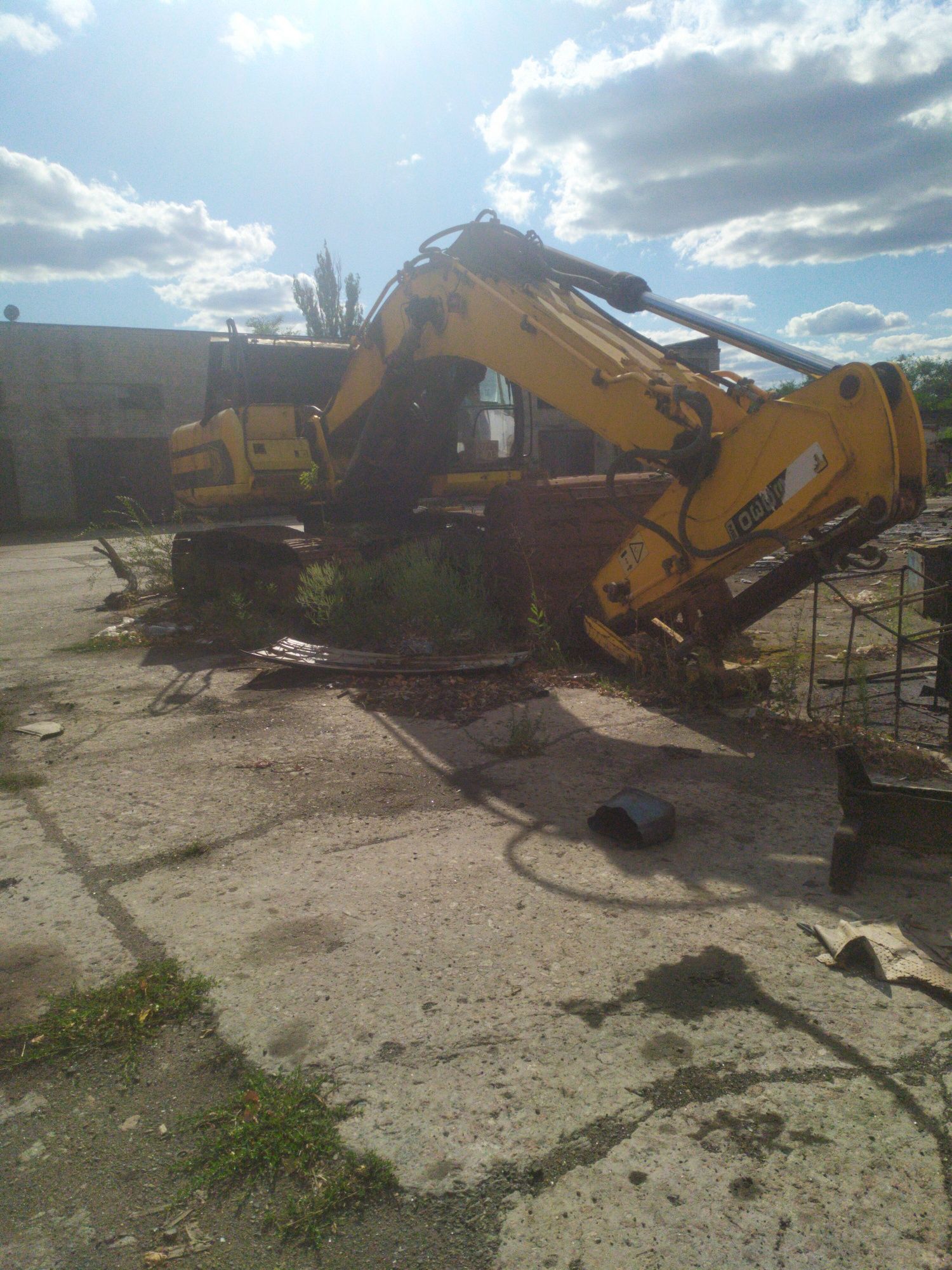 Продам экскаватор JCB330