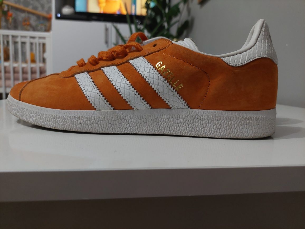 Adidaski Gazelle