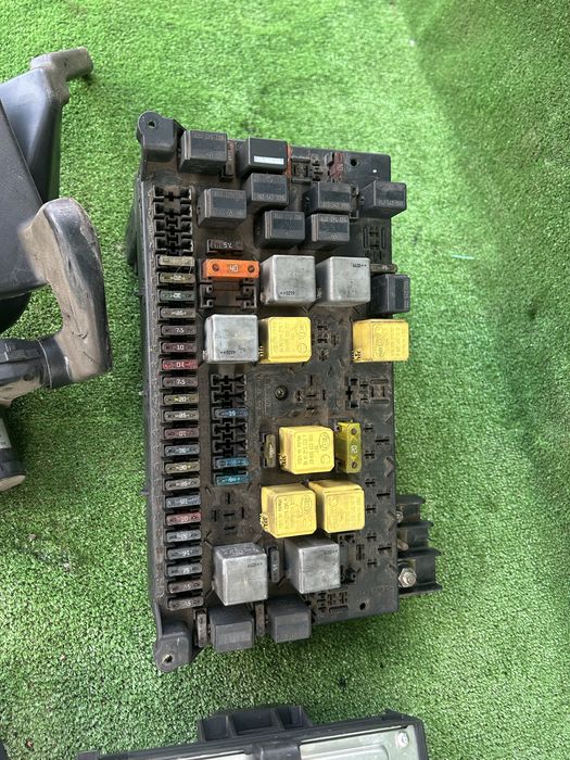 Комплект Мозги+блок предохранителей+реле свечей накала Мерседес Мл163