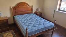 Cama de casal com 2 mesinha de cabeceira