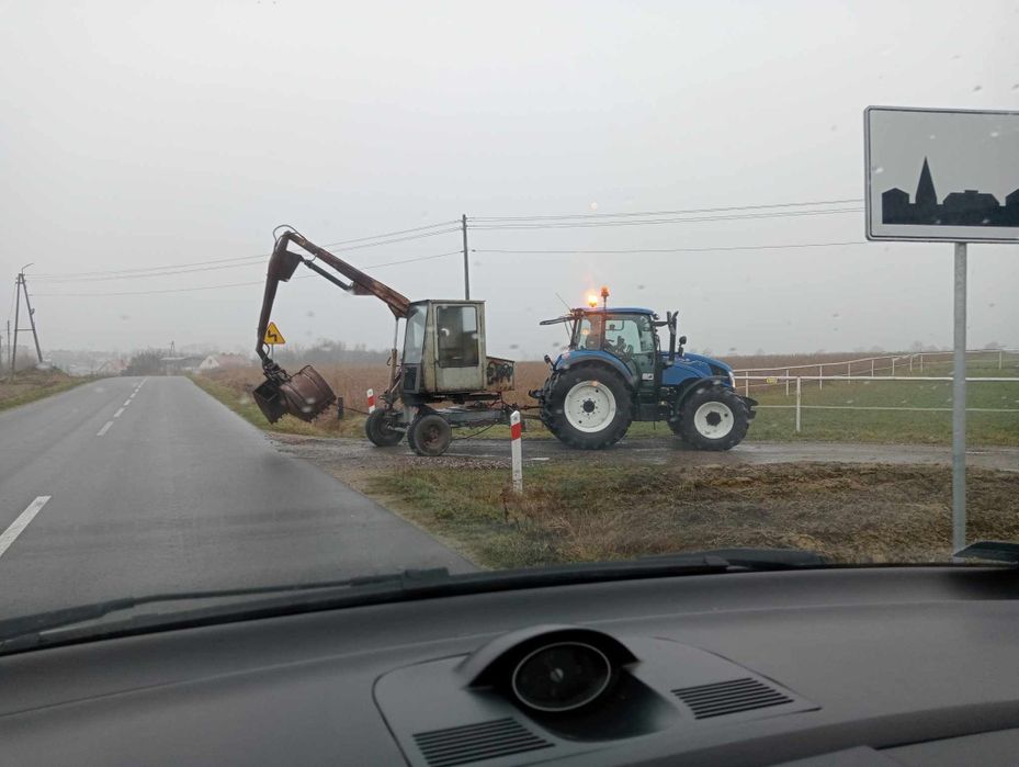 Ładowacz Cyklop T-214 troll