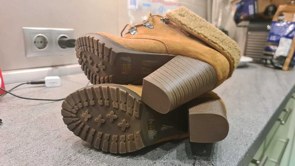 Ботильйони. Нові. Розмір 38. Sweet Shoes.