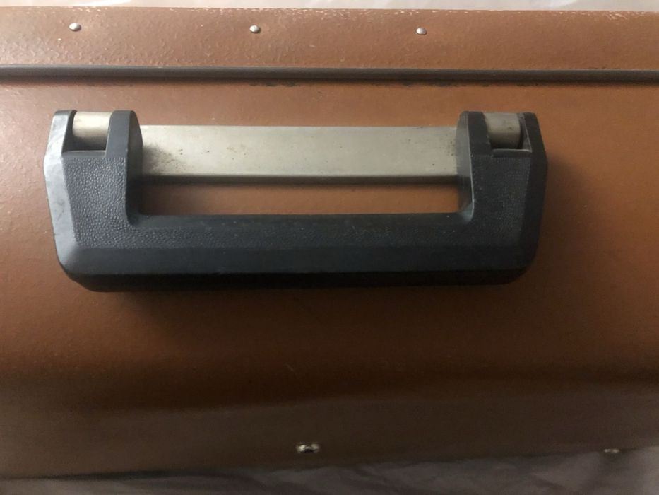 Винтажный чемодан