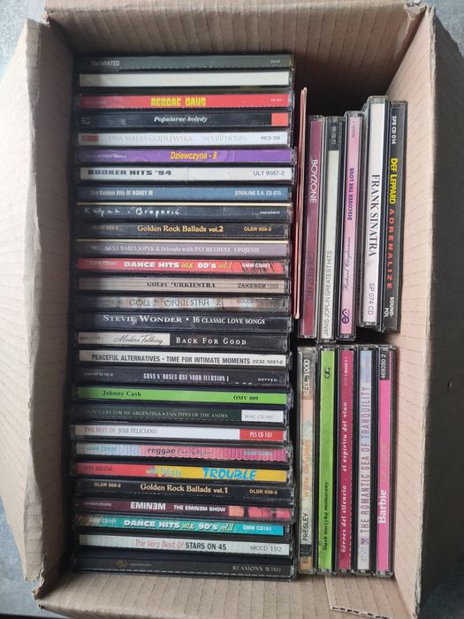 Pudełko Starych Płyt CD z muzyką 38 płyt