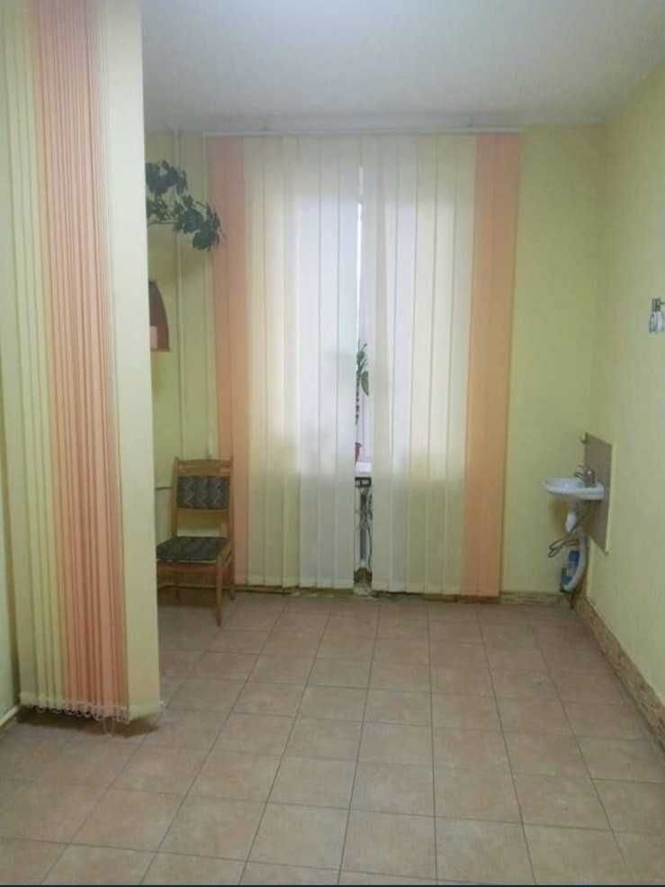 Кімната в гуртожитку з окремим входом 16 м2 Центр вул. Заводська