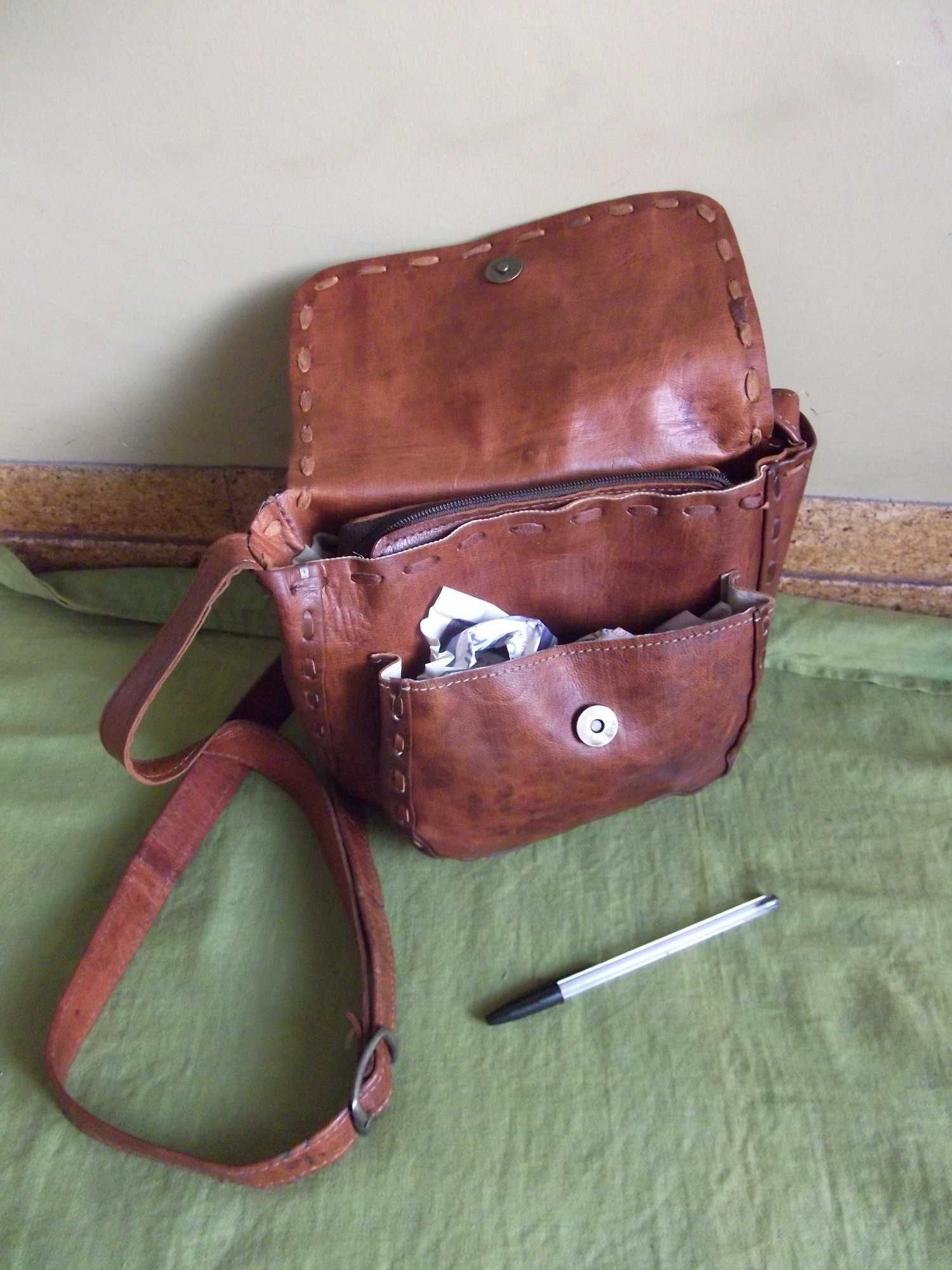 Mala castanha pequena PELE VERDADEIRA/ Small brown bag in REAL LEATHER