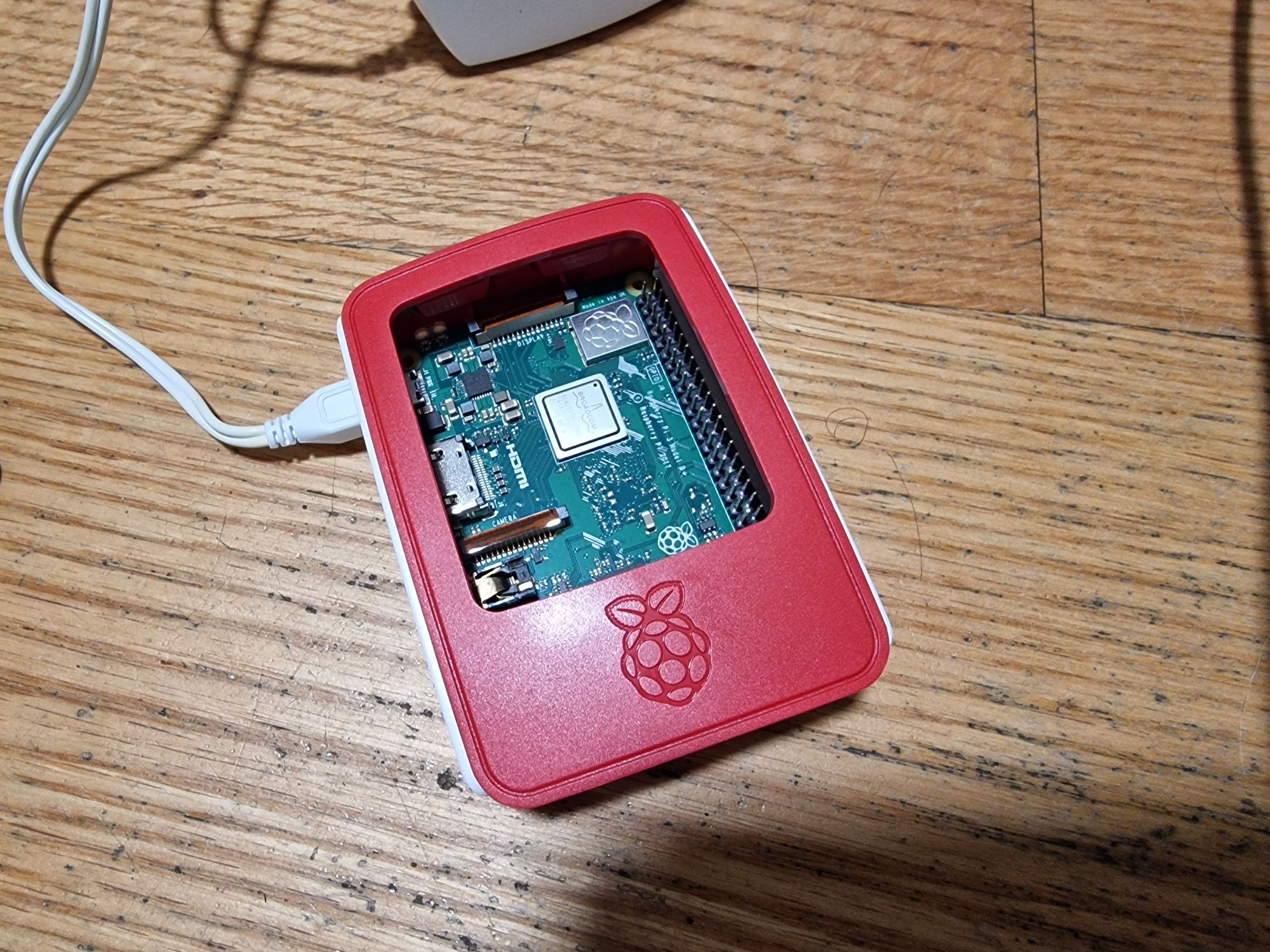 Título: Raspberry Pi 3 Model B+ com cartão 32GB