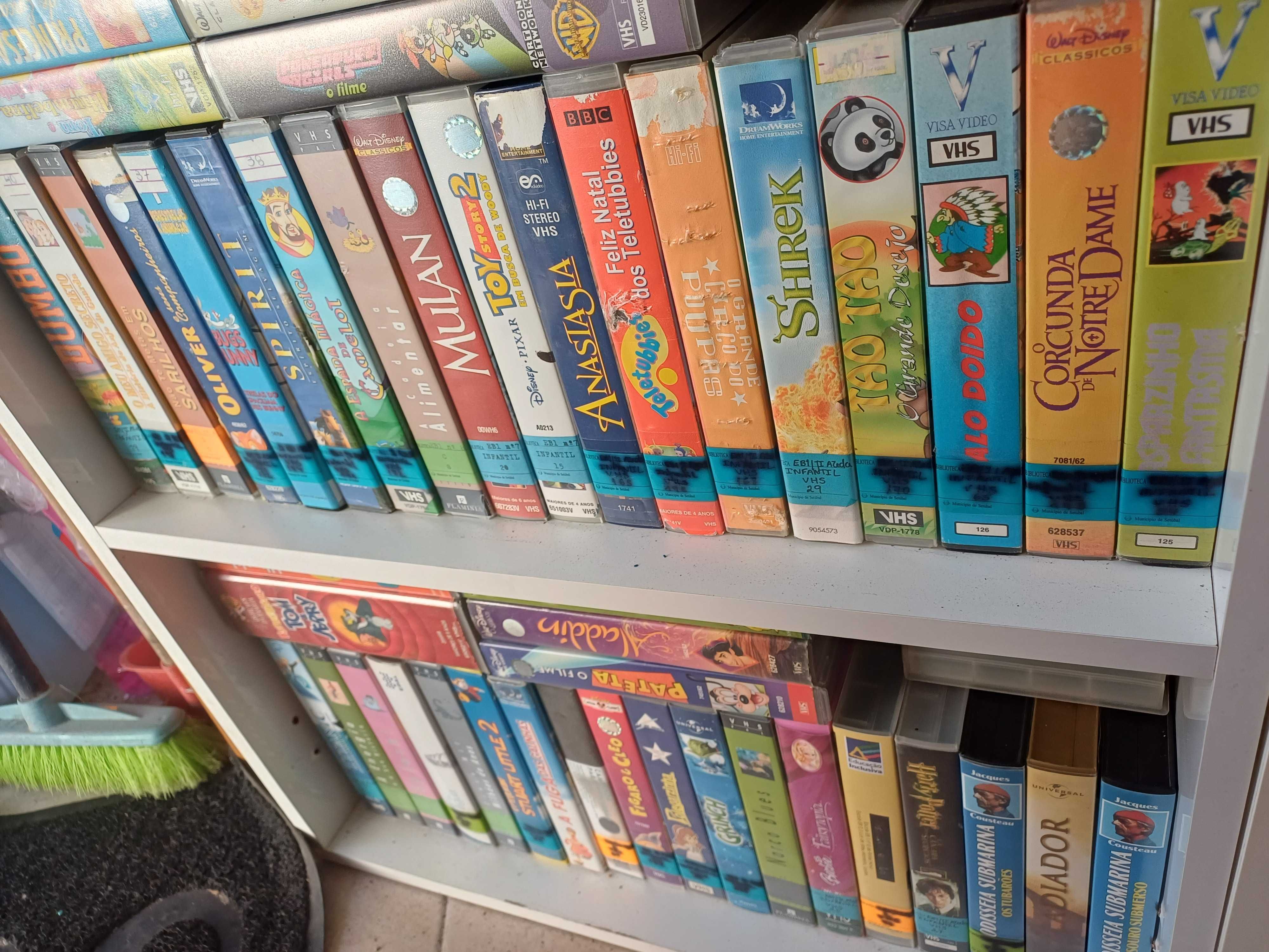 VHS's de filmes, banda desenhada, documentários 250 unidades