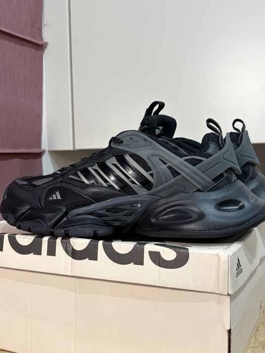 кросівки adidas XLG runner