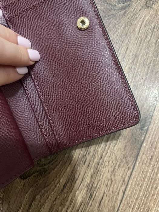 Продам кожаный кошелек Michael Kors! Оригинал! Недорого! Новый!!!