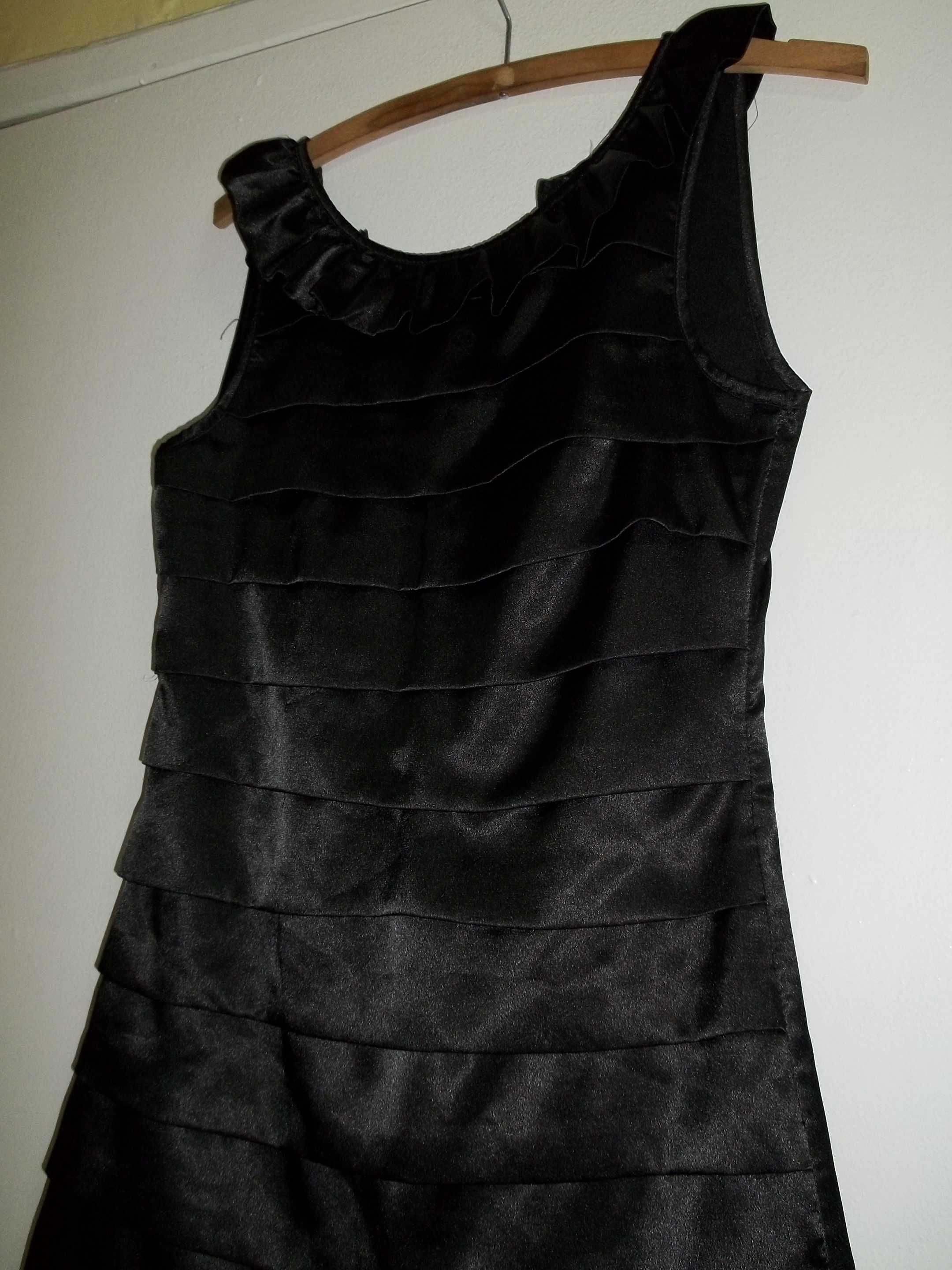 Sukienka mała czarna z falbankami przy dekolcie HISZPANKA