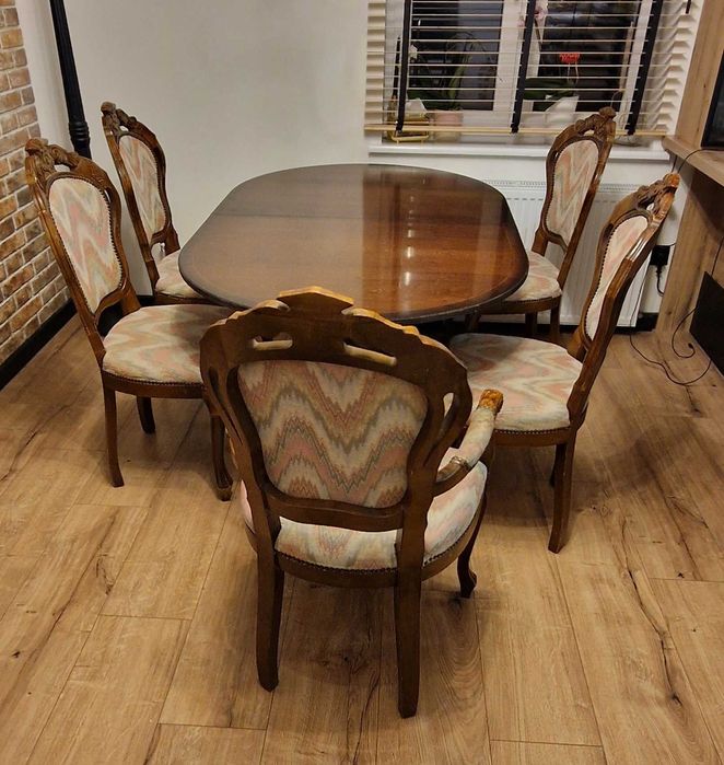 Owalny antyczny stół XIX wiek