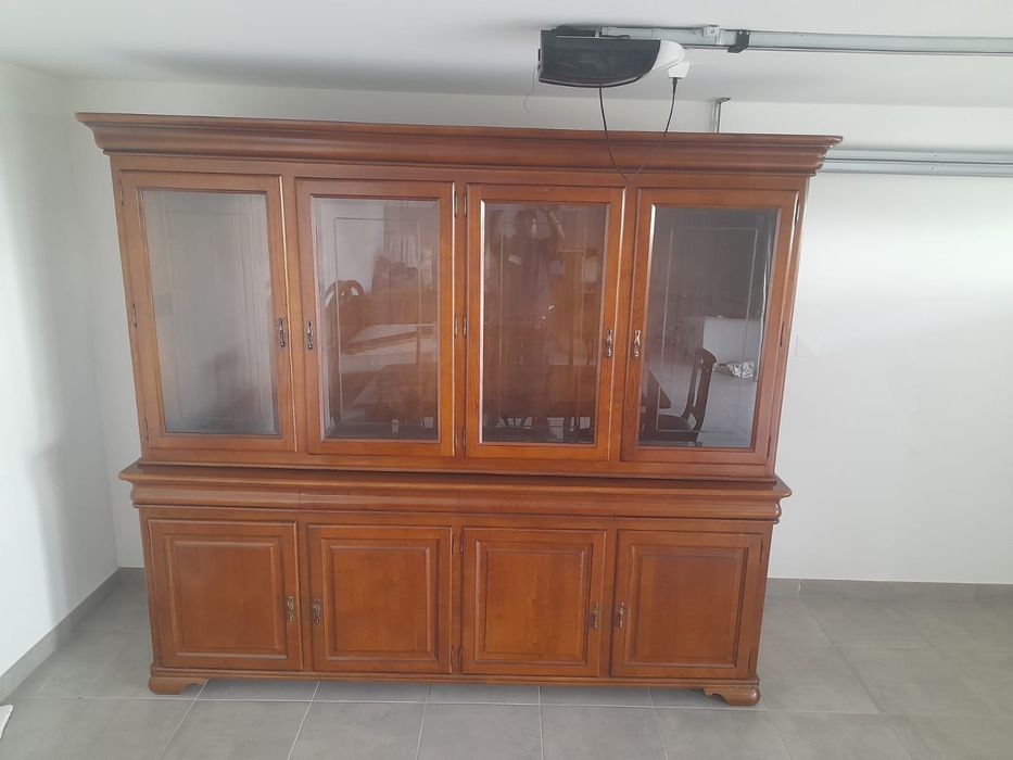 Vitrina com portas vidro