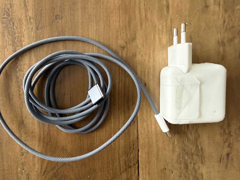 Laptop APPLE MacBook Air 13 M2/16GB/256GB SSD/8CS Północ + dodatki