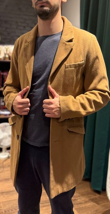 Elegancki brązowy płaszcz męski M