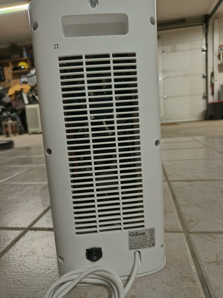 Aquecedor cerâmico digital com rotação e comando