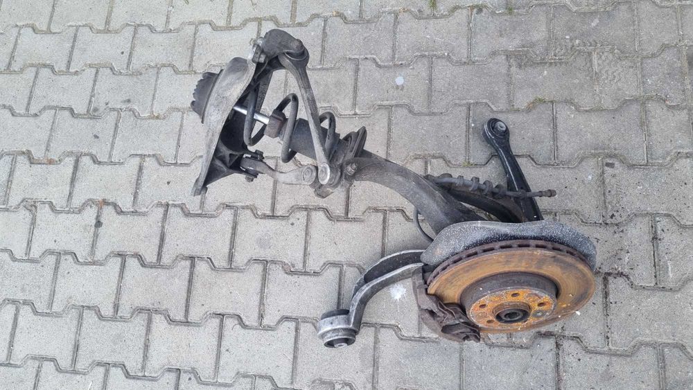 Zwrotnica zawieszenia prawy  przód Audi a4 b8 a5 q5