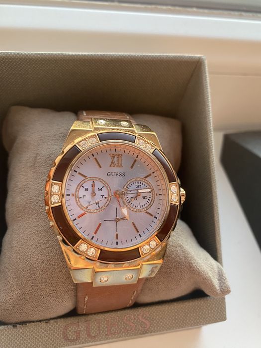 Женские Часы Guess