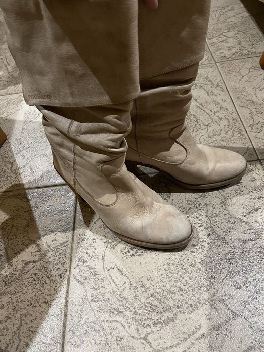 Botim marca MUSTANG - como novo