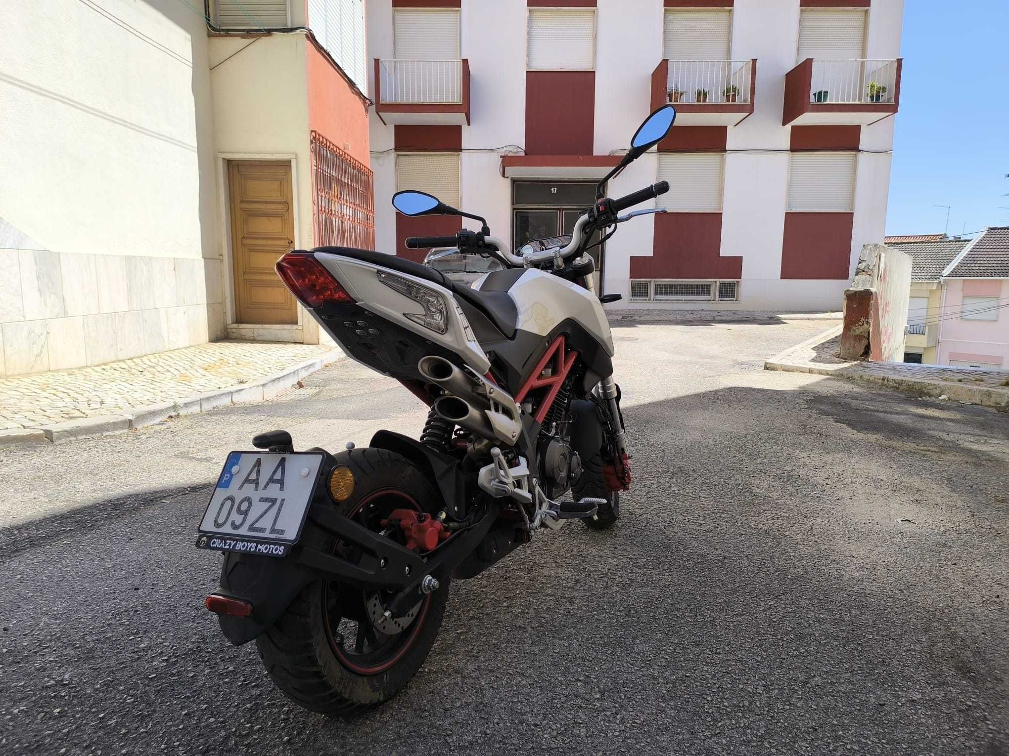 Mota Benelli Tnt 125